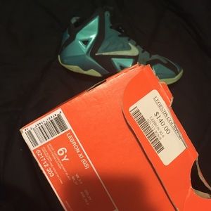 Leborn 12’s size 6y